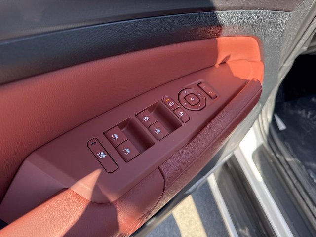 Certified 2026 Kia Sportage SX FWD image 11