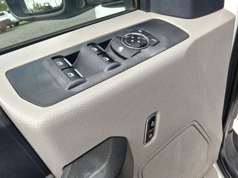 Used 2022 Ford F250 XL w/ Power Equipment Group AWD/4WD image 25