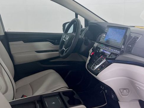 Used 2026 Honda Odyssey Touring image 23