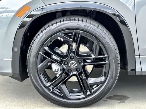 New 2026 Volkswagen Tiguan SE R-Line image 24