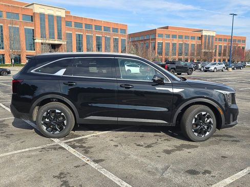 New 2026 Kia Sorento S w/ S Panoramic Sunroof Package image 18