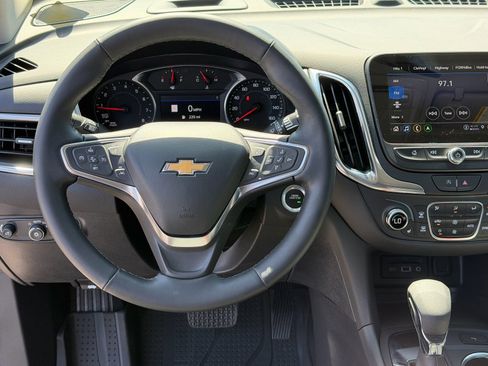 Used 2024 Chevrolet Equinox LT image 14