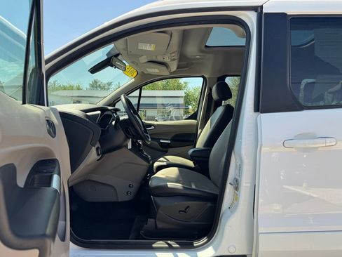 Used 2015 Ford Transit Connect XLT FWD image 16