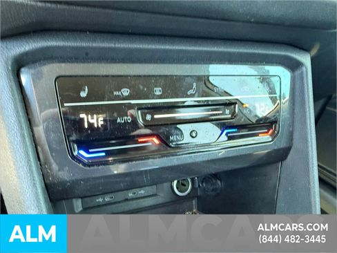 Used 2022 Volkswagen Tiguan SE image 16