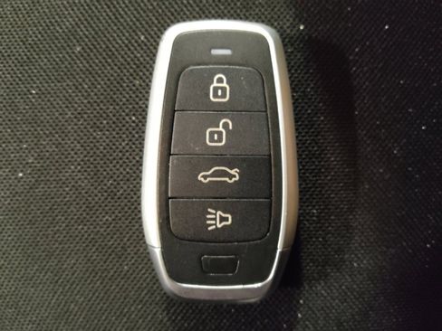 Used 2020 Jeep Renegade Latitude image 32