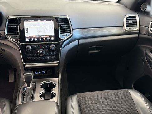 Used 2021 Jeep Grand Cherokee Laredo X AWD/4WD image 30