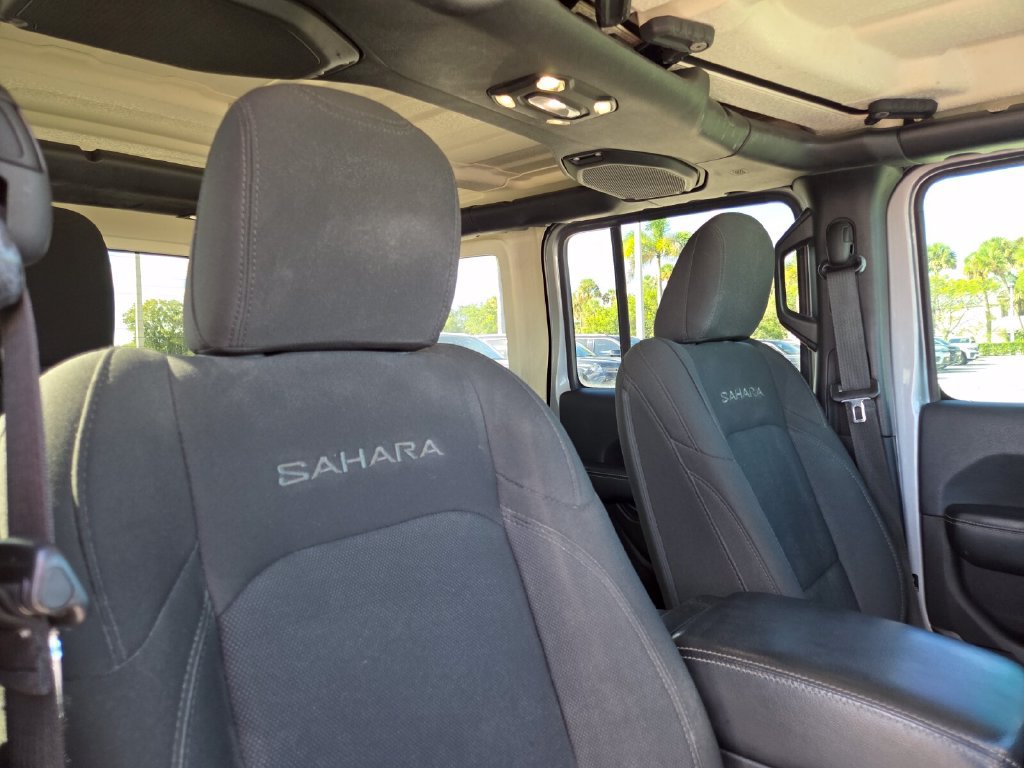 Used 2019 Jeep Wrangler Unlimited Sahara AWD/4WD image 16