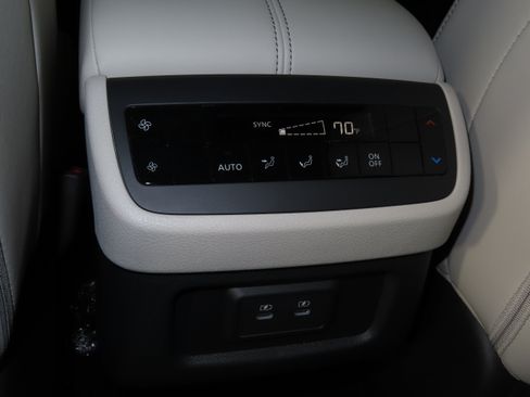 New 2026 Nissan Pathfinder SL AWD/4WD image 37