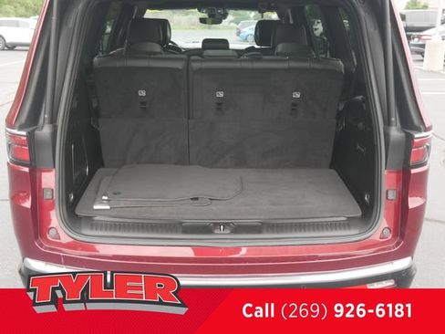 Used 2022 Jeep Wagoneer Series III w/ Premium Group I AWD/4WD image 15