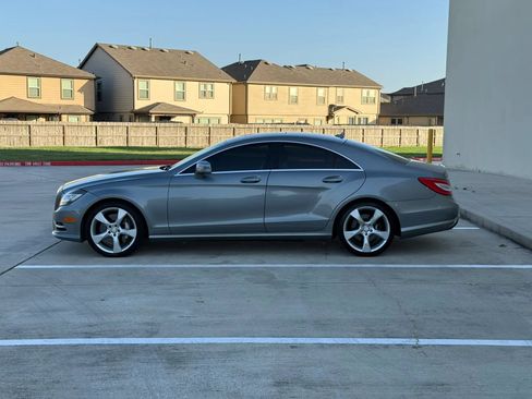 Used 2012 Mercedes-Benz CLS 550 4MATIC image 4