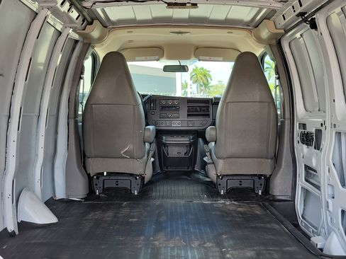 Used 2021 Chevrolet Express 2500 w/ Driver Convenience Package RWD image 13