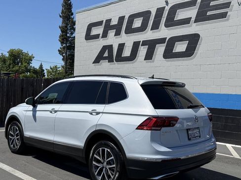 Used 2018 Volkswagen Tiguan SE w/ Panoramic Sunroof Package FWD image 25