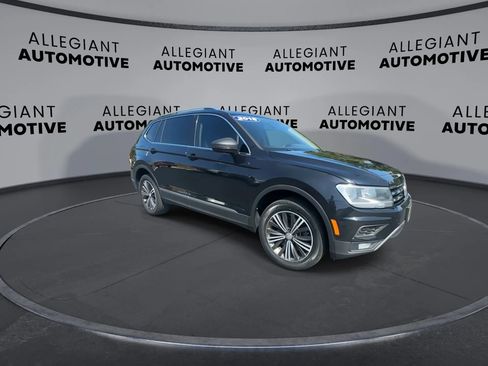 Used 2018 Volkswagen Tiguan SEL FWD image 4