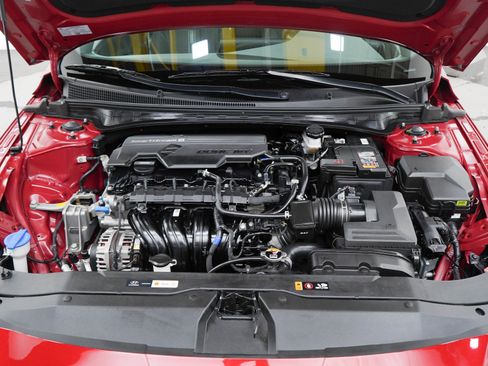 Used 2025 Hyundai Elantra SEL FWD image 28