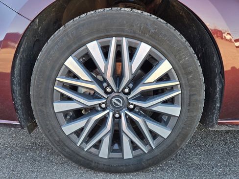 Used 2024 Nissan Altima 2.5 SV image 30