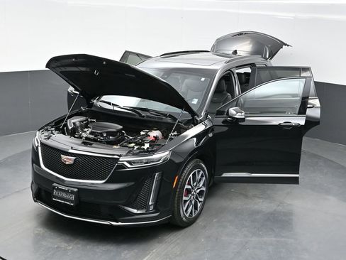 Certified 2025 Cadillac XT6 Sport w/ Platinum Package AWD/4WD image 38