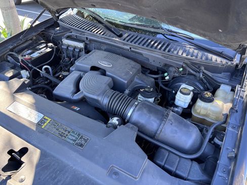 Used 2004 Ford Expedition Eddie Bauer image 21