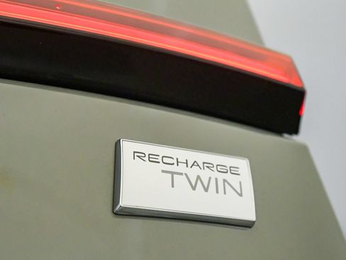 Certified 2024 Volvo C40 P8 Recharge Ultimate w/ Protection Package Premier AWD/4WD image 27