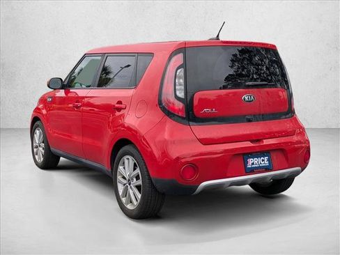Used 2018 Kia Soul + FWD image 8