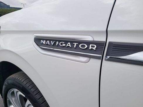 Used 2024 Lincoln Navigator Premiere AWD/4WD image 26