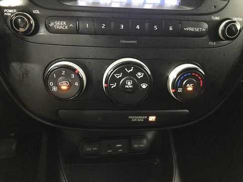 Used 2017 Kia Soul FWD image 28