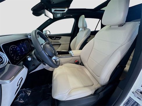 Used 2025 Mercedes-Benz GLC 300 4MATIC image 22