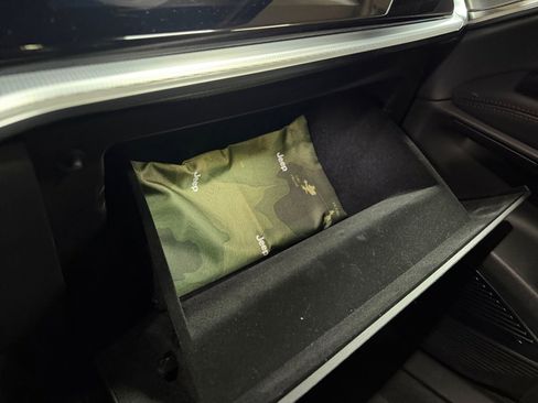 Used 2024 Jeep Wagoneer Launch Edition image 38