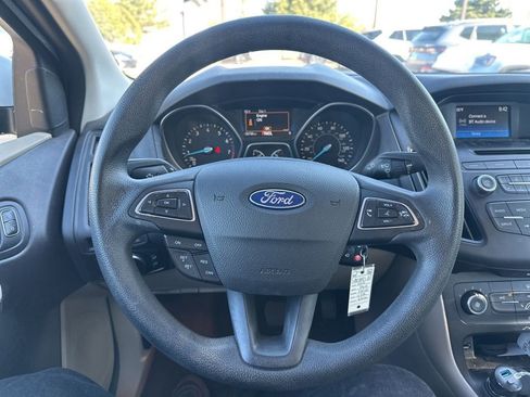 Used 2015 Ford Focus SE image 9