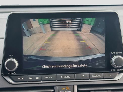 Used 2025 Nissan Altima 2.5 SV FWD image 22