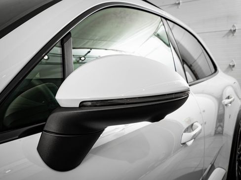 New 2026 Porsche Macan 4S Electric image 16