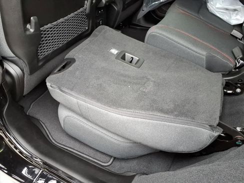 New 2025 Jeep Wrangler Unlimited Rubicon image 32