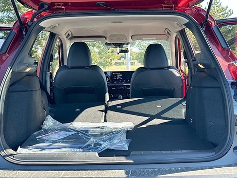 New 2026 Nissan Kicks SR w/ Cold Weather Package image 7