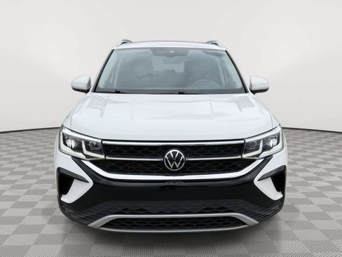 Used 2022 Volkswagen Taos SEL AWD/4WD image 2