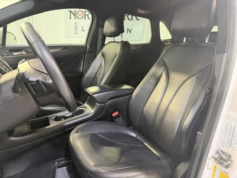 Used 2019 Lincoln MKC Premiere FWD image 9