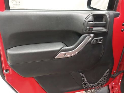 Used 2014 Jeep Wrangler Unlimited Sahara w/ Max Tow Package image 24