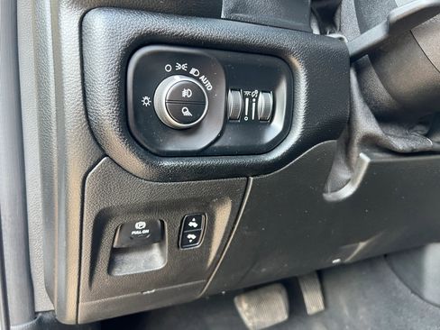 Used 2019 RAM 1500 Big Horn AWD/4WD image 32