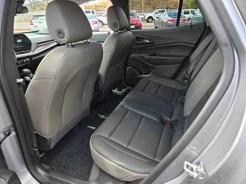 Used 2025 Chevrolet Trax ACTIV w/ Driver Confidence Package image 10