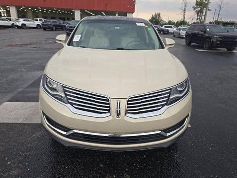 Used 2016 Lincoln MKX Reserve FWD image 2