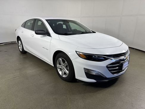Used 2023 Chevrolet Malibu LS image 3