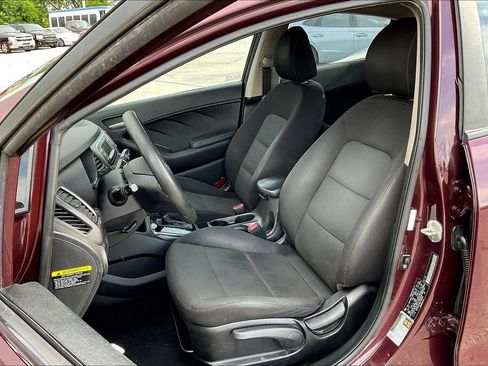 Used 2017 Kia Forte LX FWD image 21