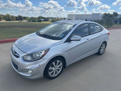 Used 2013 Hyundai Accent GLS w/ Premium Pkg