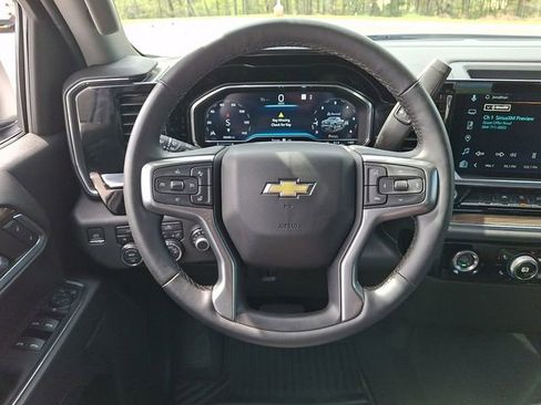 Used 2023 Chevrolet Silverado 1500 LT AWD/4WD image 19