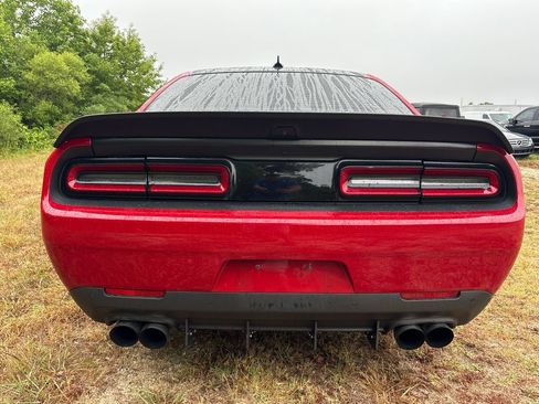 Used 2016 Dodge Challenger SRT Hellcat RWD image 5