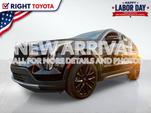 Used 2022 Cadillac XT4 Premium Luxury w/ LPO, ONYX Package FWD image 1