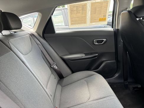 Used 2025 Kia K4 FWD image 36