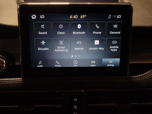 Used 2022 Lincoln Corsair AWD w/ Premium Package image 25