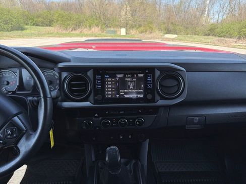 Used 2017 Toyota Tacoma TRD Pro image 5