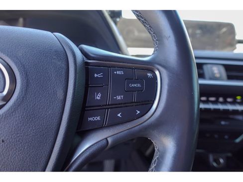 Used 2019 Lexus UX 200 w/ Premium Package FWD image 17