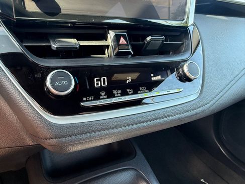 Used 2025 Toyota Corolla SE FWD image 28