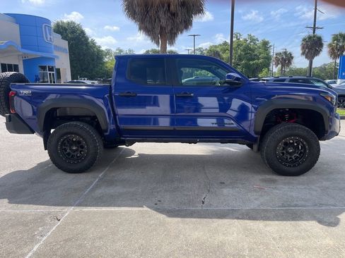 Used 2024 Toyota Tacoma TRD Off-Road w/ TRD Off Road Upgrade Package image 4